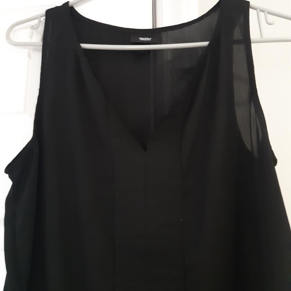 Sleeveless maternity tunic